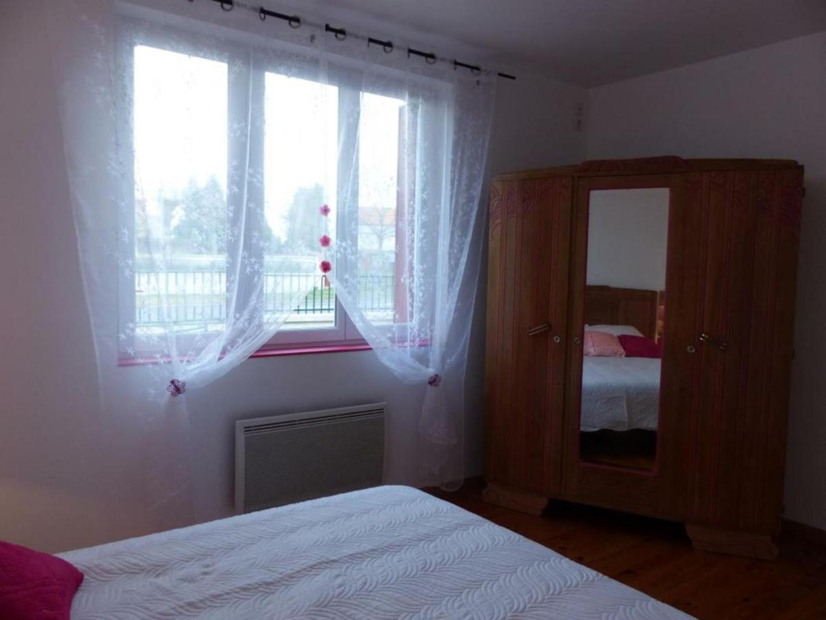 Maison Renovee Avec Cour Privee, Proche De Gannat, 3 Chambres, Animaux Acceptes, Equipements Modernes. - Fr-1-489-37 Poezat Bagian luar foto