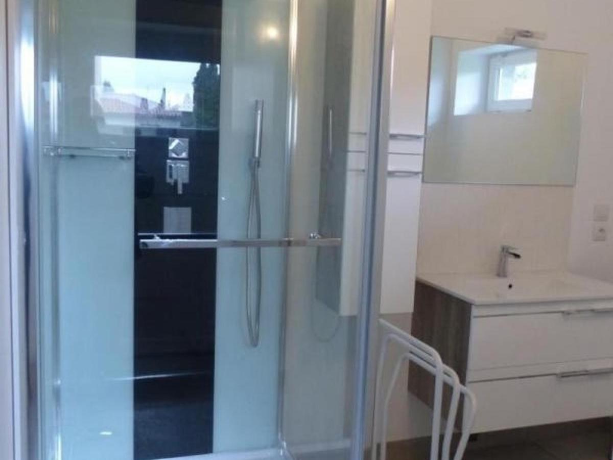 Maison Renovee Avec Cour Privee, Proche De Gannat, 3 Chambres, Animaux Acceptes, Equipements Modernes. - Fr-1-489-37 Poezat Bagian luar foto